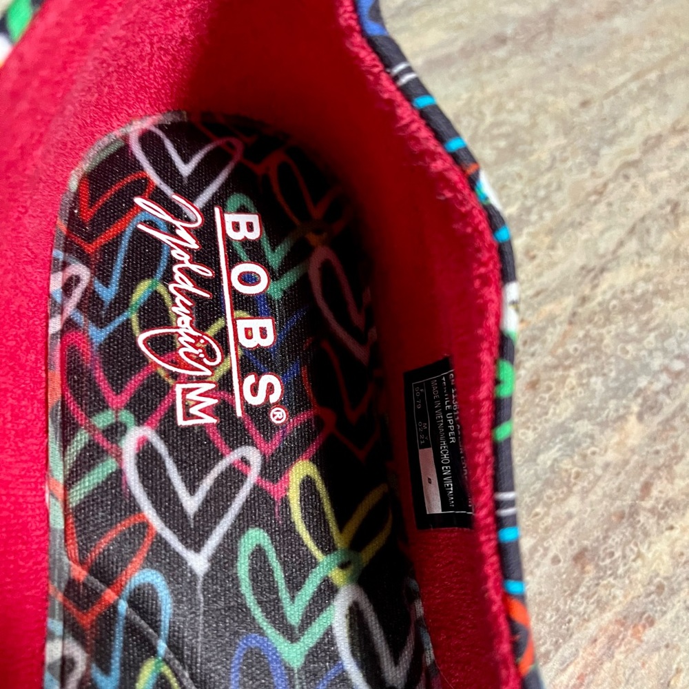 NWOT Bobs X JGoldwyn black slip ons with multicolored hearts - Picture 8 of 15